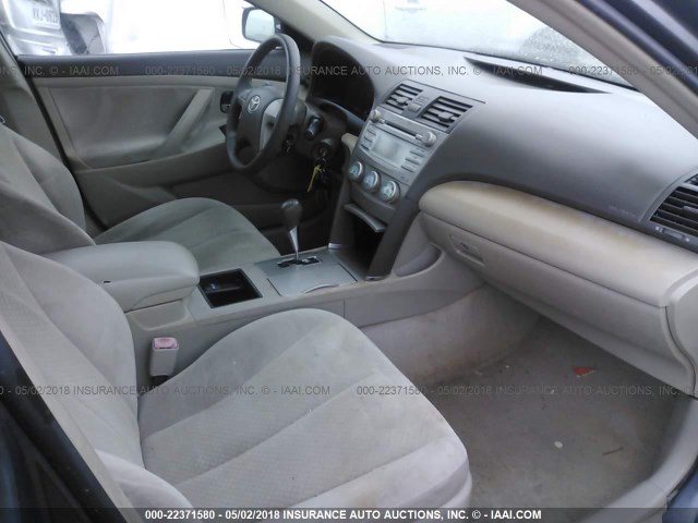 4T1BE46K28U218399 - 2008 TOYOTA CAMRY CE/LE/XLE/SE GRAY photo 5
