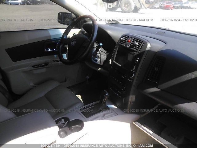 1G6DM577X40102341 - 2004 CADILLAC CTS GREEN photo 5