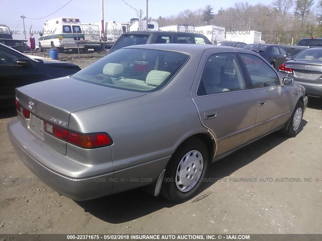 4T1BG22K2XU443506 - 1999 TOYOTA CAMRY CE/LE/XLE 灰色 照片 4