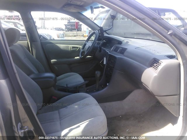 4T1BG22K2XU443506 - 1999 TOYOTA CAMRY CE/LE/XLE 灰色 照片 5