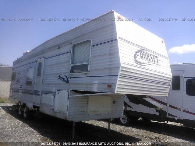 4YDF2852127302806 - 2002 KEYSTONE HORNET WHITE photo 1