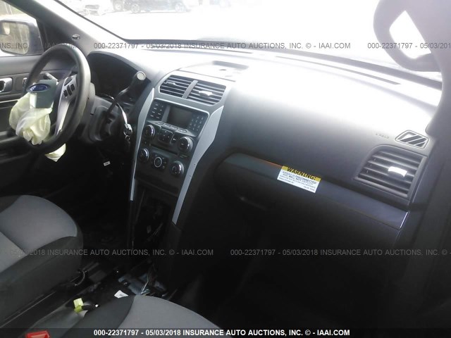 1FM5K8AR2EGA92864 - 2014 FORD EXPLORER POLICE INTERCEPTOR SILVER photo 5