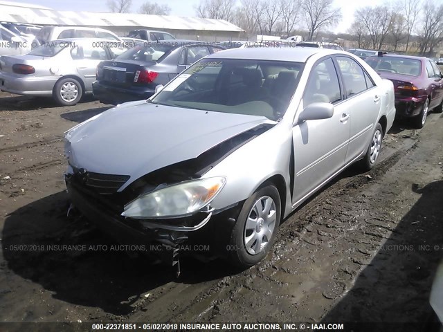 4T1BE32K74U899380 - 2004 TOYOTA CAMRY LE/XLE/SE ვერცხლისფერი ფოტო 2