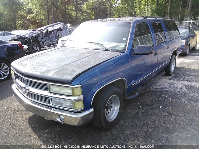 1GNEC16RXVJ329788 - 1997 CHEVROLET SUBURBAN C1500 BLUE photo 2