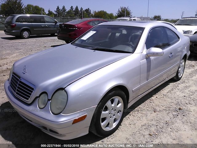 WDBLJ65G22T122944 - 2002 MERCEDES-BENZ CLK 320 SILVER photo 2