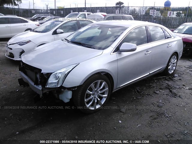 2G61M5S38H9155610 - 2017 CADILLAC XTS LUXURY SILVER photo 2