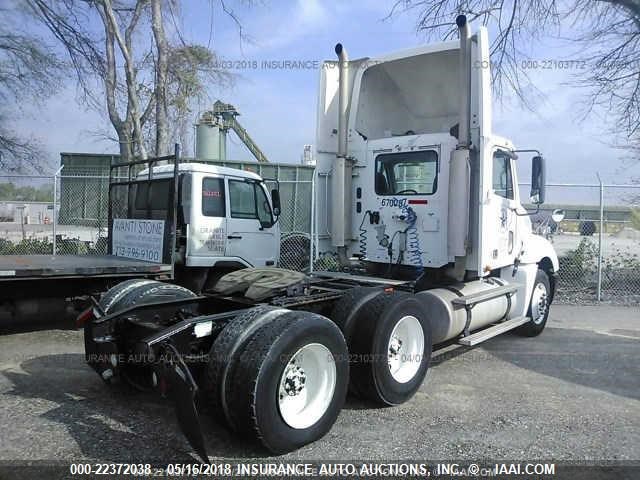 1FUJA6CK57DZ42350 - 2007 FREIGHTLINER CONVENTIONAL COLUMBIA 白色 照片 4