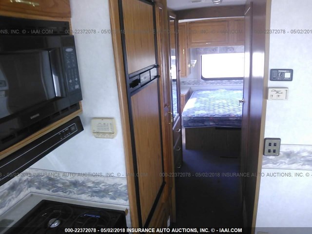 5B4LP37J8Y3318103 - 2000 WORKHORSE CUSTOM CHASSIS MOTORHOME CHASSIS P3500 Unknown photo 8