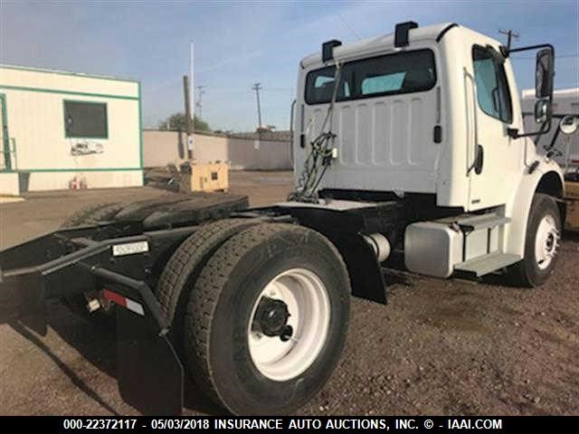 1FUBCYDC57HY34532 - 2007 FREIGHTLINER M2 106 MEDIUM DUTY WHITE photo 4