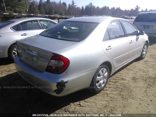 4T1BE32K02U500077 - 2002 TOYOTA CAMRY LE/XLE/SE ვერცხლისფერი ფოტო 4