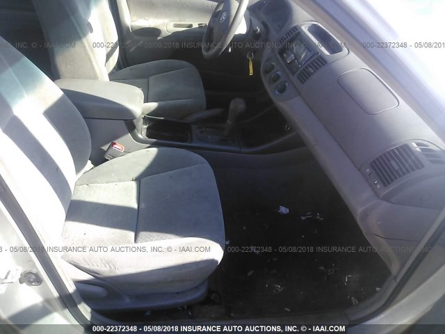 4T1BE32K02U500077 - 2002 TOYOTA CAMRY LE/XLE/SE ვერცხლისფერი ფოტო 5