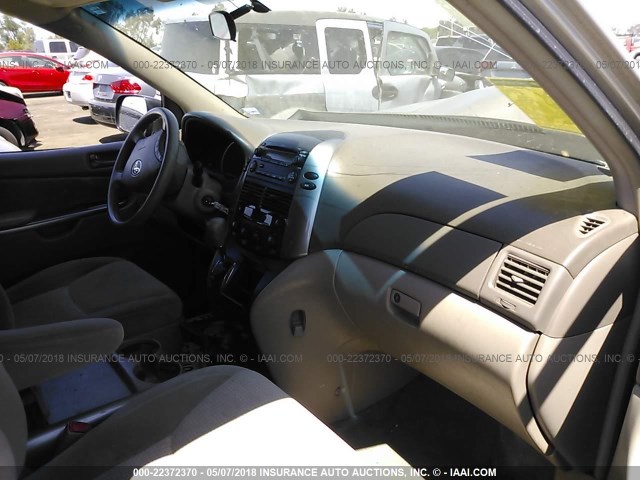 5TDZK23C27S006425 - 2007 TOYOTA SIENNA CE/LE GOLD photo 5