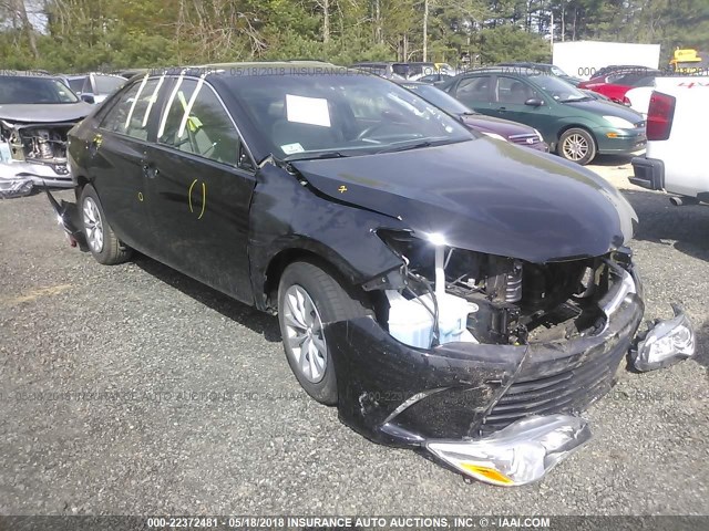 4T4BF1FK9FR507228 - 2015 TOYOTA CAMRY LE/XLE/SE/XSE 黑色 照片 1