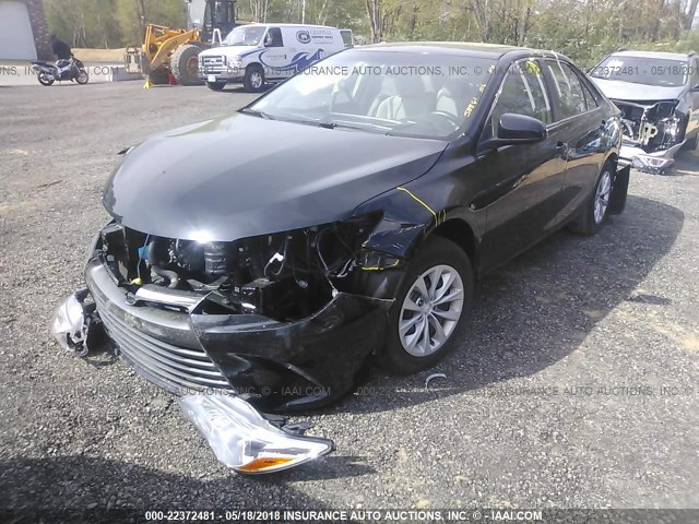 4T4BF1FK9FR507228 - 2015 TOYOTA CAMRY LE/XLE/SE/XSE 黑色 照片 2