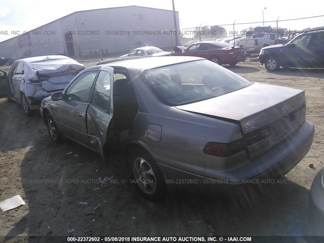 4T1BG22K0WU218354 - 1998 TOYOTA CAMRY CE/LE/XLE TAN photo 3