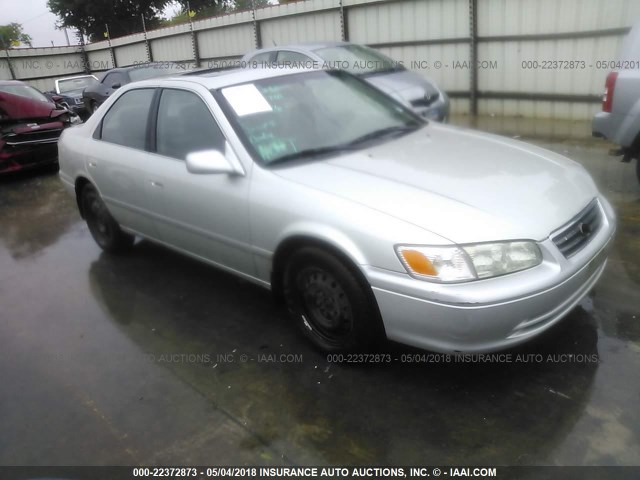 JT2BG22K2Y0528450 - 2000 TOYOTA CAMRY CE/LE/XLE 银色 照片 1