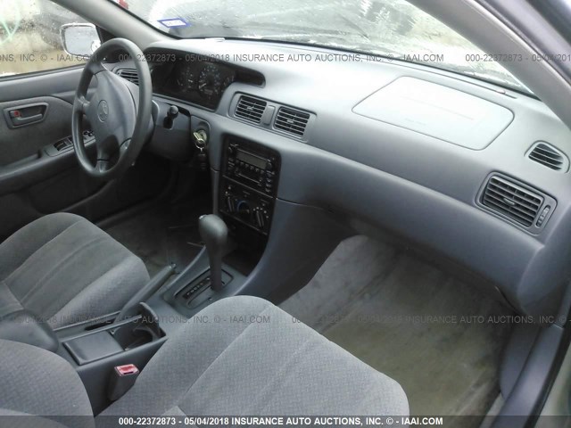 JT2BG22K2Y0528450 - 2000 TOYOTA CAMRY CE/LE/XLE 银色 照片 5