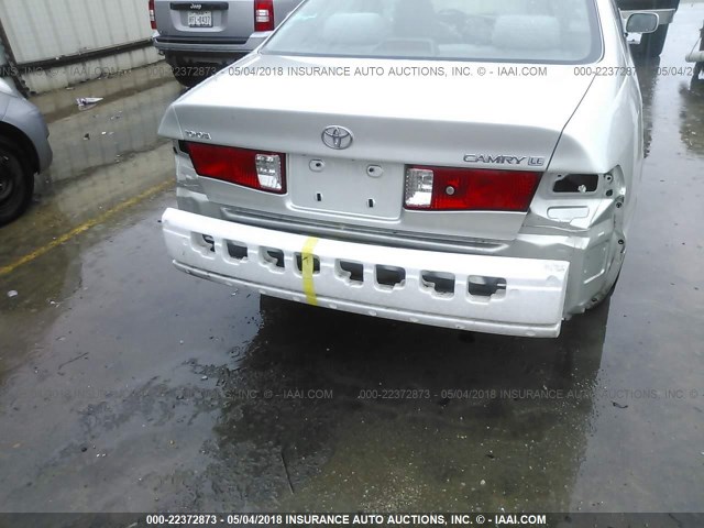 JT2BG22K2Y0528450 - 2000 TOYOTA CAMRY CE/LE/XLE 银色 照片 6