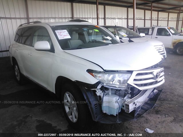 5TDZK3EH5DS138752 - 2013 TOYOTA HIGHLANDER PLUS/SE WHITE photo 1