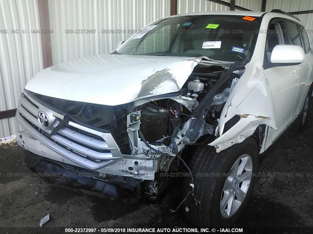 5TDZK3EH5DS138752 - 2013 TOYOTA HIGHLANDER PLUS/SE WHITE photo 6