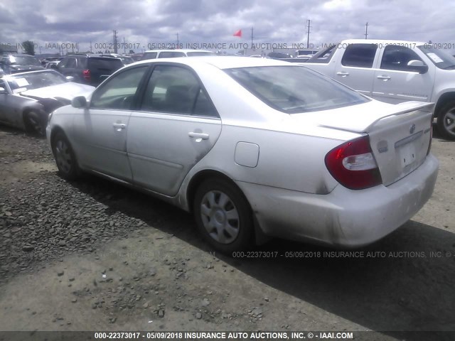 JTDBE32K940274054 - 2004 TOYOTA CAMRY LE/XLE WHITE photo 3