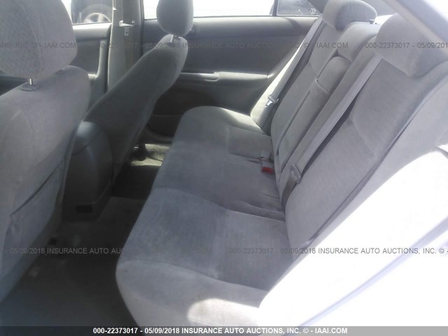 JTDBE32K940274054 - 2004 TOYOTA CAMRY LE/XLE WHITE photo 8