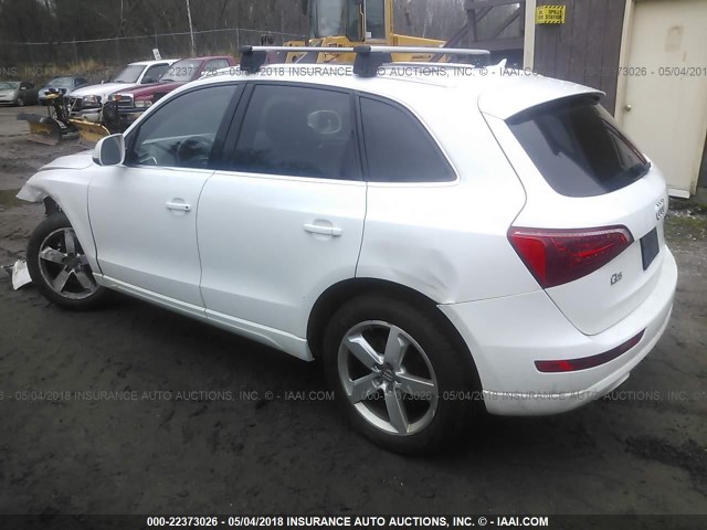 WA1LKAFP2AA055976 - 2010 AUDI Q5 PREMIUM PLUS WHITE photo 3