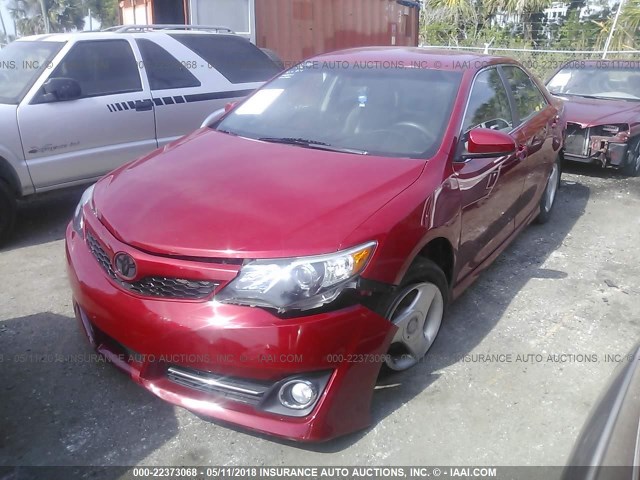4T1BF1FK7DU670984 - 2013 TOYOTA CAMRY L/SE/LE/XLE 红色 照片 2