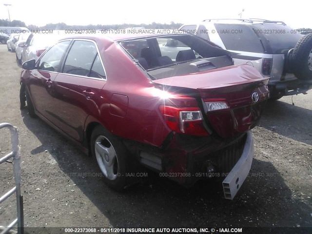 4T1BF1FK7DU670984 - 2013 TOYOTA CAMRY L/SE/LE/XLE 红色 照片 3