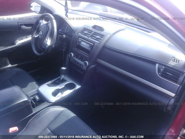 4T1BF1FK7DU670984 - 2013 TOYOTA CAMRY L/SE/LE/XLE 红色 照片 5