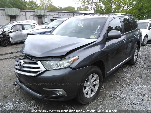 5TDBK3EHXDS209879 - 2013 TOYOTA HIGHLANDER PLUS/SE GRAY photo 2