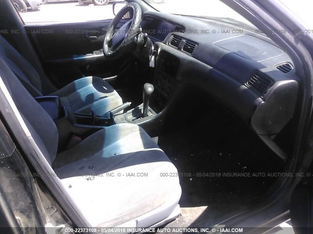 JT2BG22K1V0024211 - 1997 TOYOTA CAMRY LE/XLE Schwarz Foto 5