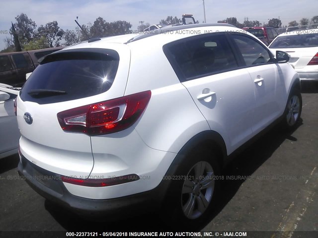 KNDPB3A2XD7501193 - 2013 KIA SPORTAGE LX WHITE photo 4