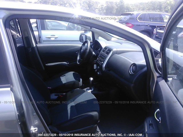 3N1CE2CP4EL420036 - 2014 NISSAN VERSA NOTE S/S PLUS/SV/SL GRAY photo 5