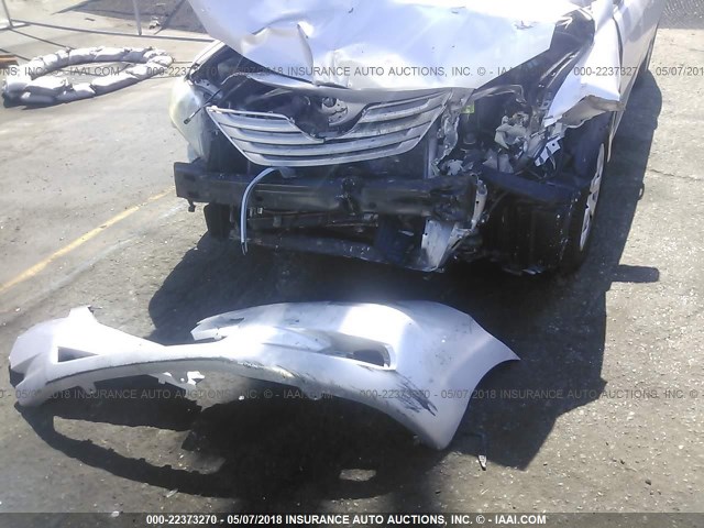 4T4BE46K49R115850 - 2009 TOYOTA CAMRY SE/LE/XLE SILVER photo 6