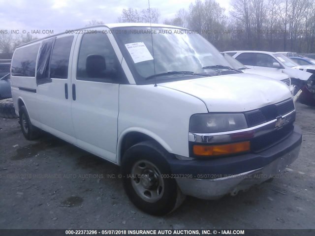 1GAHG39K081225148 - 2008 CHEVROLET EXPRESS G3500  WHITE photo 1