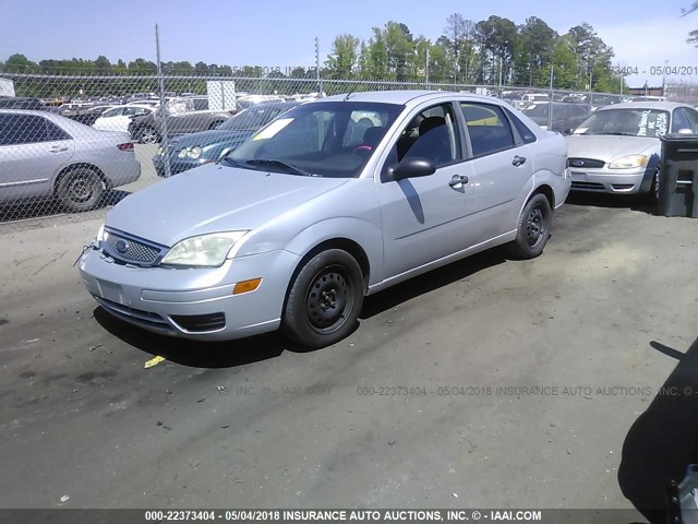 1FAFP34NX7W279841 - 2007 FORD FOCUS ZX4/S/SE/SES SILVER photo 2