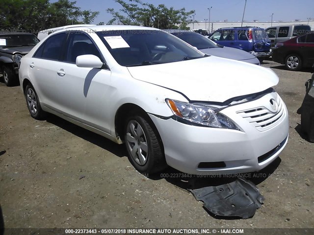 4T1BE46K87U573625 - 2007 TOYOTA CAMRY NEW GENERAT CE/LE/XLE/SE WHITE photo 1