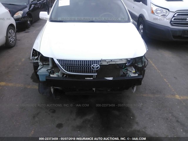 4T1BF28B52U260099 - 2002 TOYOTA AVALON XL/XLS WHITE photo 6