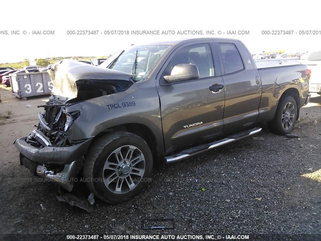 5TFRM5F15DX052004 - 2013 TOYOTA TUNDRA DOUBLE CAB SR5 Pewter photo 2