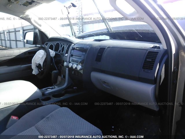 5TFRM5F15DX052004 - 2013 TOYOTA TUNDRA DOUBLE CAB SR5 Pewter photo 5