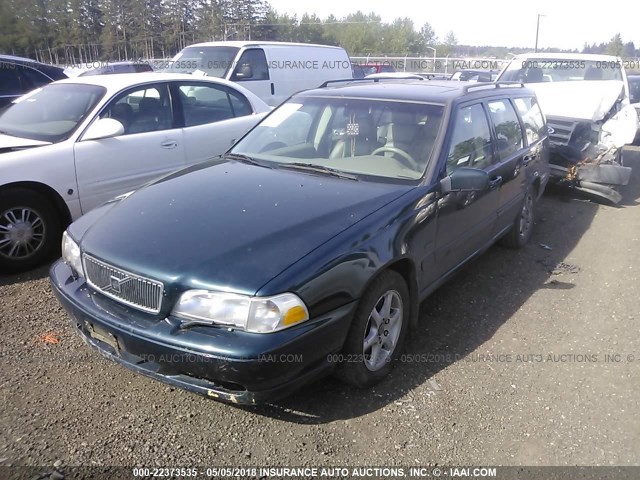 YV1LW5676W2447159 - 1998 VOLVO V70 GLT TEAL photo 2