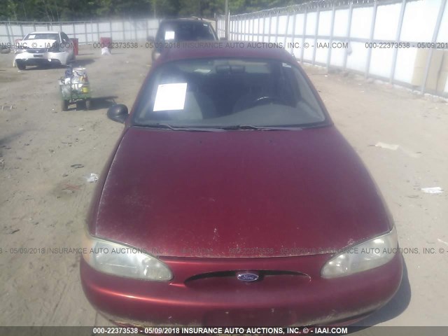 3FAFP13P62R107034 - 2002 FORD ESCORT RED photo 6