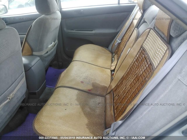 4T1BE32K82U076115 - 2002 TOYOTA CAMRY LE/XLE/SE ვერცხლისფერი ფოტო 8