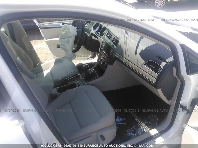 3VWH17AU7HM530045 - 2017 VOLKSWAGEN Golf Alltrack S/SE/SEL 白色 照片 5