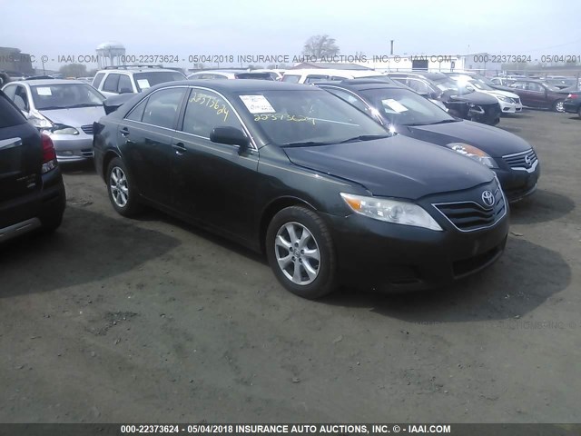 4T1BF3EK3BU634963 - 2011 TOYOTA CAMRY SE/LE/XLE GREEN photo 1