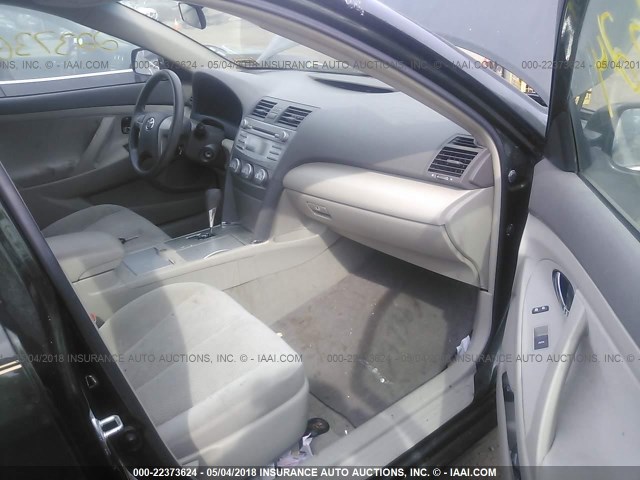 4T1BF3EK3BU634963 - 2011 TOYOTA CAMRY SE/LE/XLE GREEN photo 5