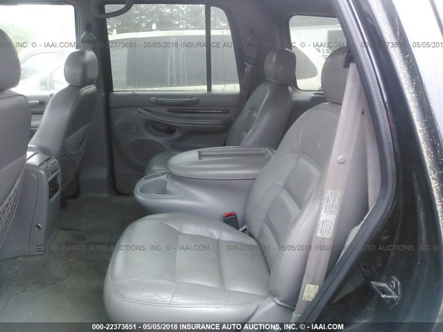 5LMPU28L3WLJ48284 - 1998 LINCOLN NAVIGATOR 黑色 照片 8