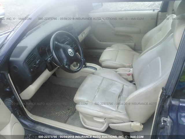 3VWDC21V21M815696 - 2001 VOLKSWAGEN CABRIO GLX ლურჯი ფოტო 5