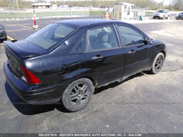 1FAFP34321W199200 - 2001 FORD FOCUS SE/SE SPORT BLACK photo 4